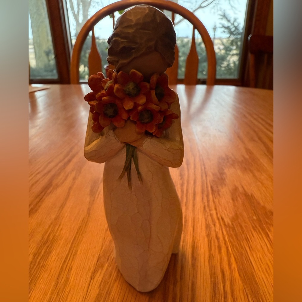 Willow Tree "Surrounded by Love" Figure